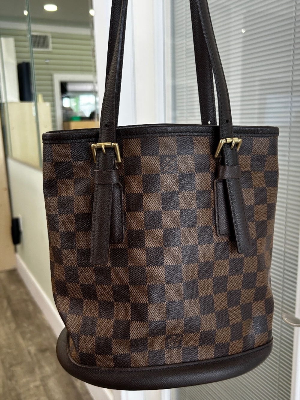 Pre Owned Louis Vuitton Marais Bucket